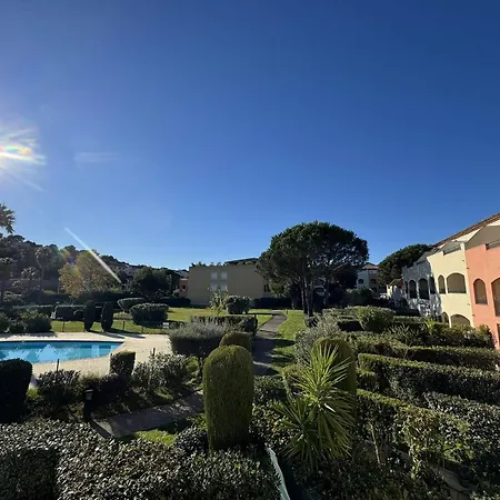 3 Pieces Avec Climatisation Dans Avec Piscines Et Tennis - Fr-1-100-364